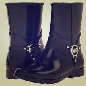 Michael Kors women’s Fulton harness Rain booties